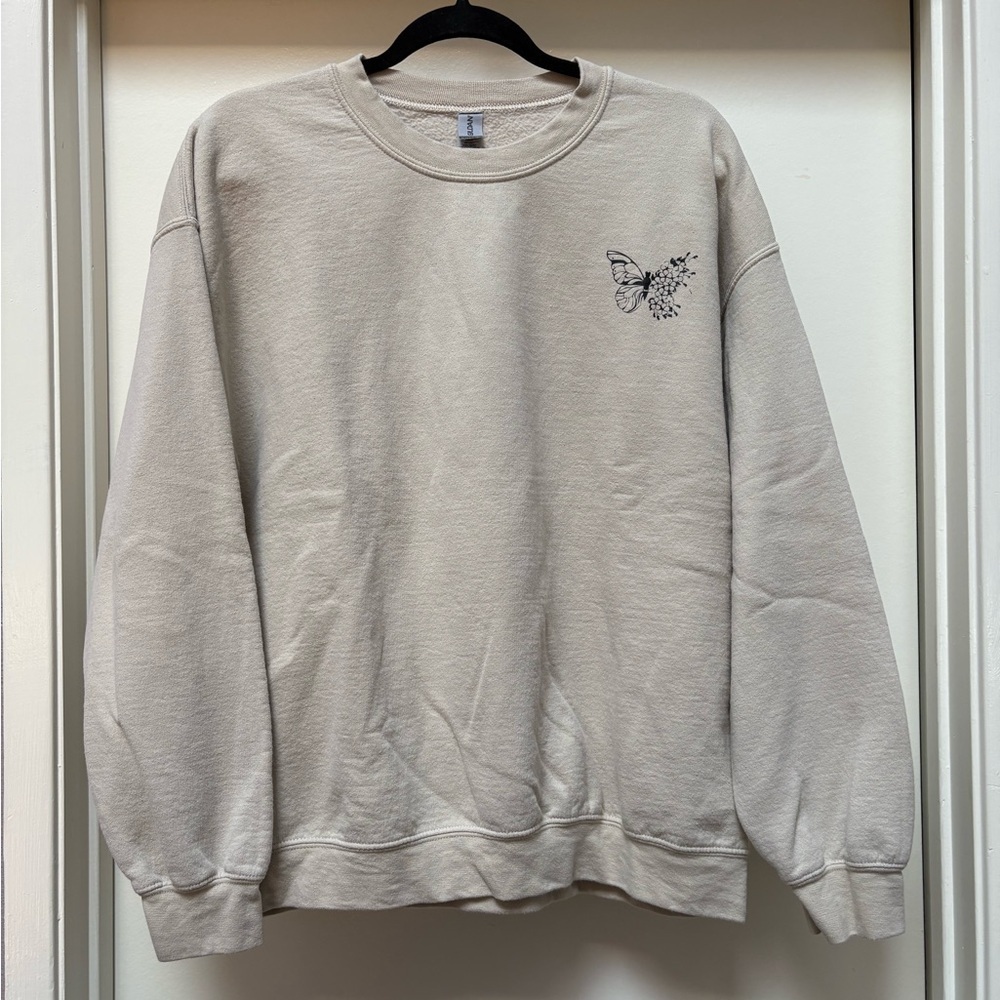 Gildan Cream Crewneck Sweater with Ribbed Cuffs - Picture 6 of 6